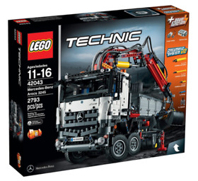 LEGO Technic 42043 Mercedes-Benz Arocs 3245 New Retired Sealed Building Set