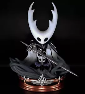 The Hollow Knight Senior Contenedor Puro Juego Figura Estatua Modelo Mesa Adorno - Imagen 1 de 3