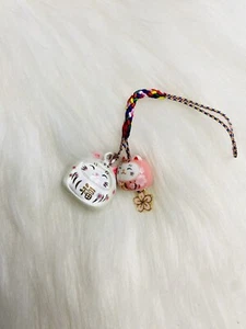 Pendentif cloche de téléphone rouge chat chanceux japonais charme sakura fleur blanc rose cadeau - Photo 1 sur 2