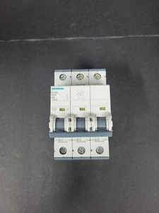 NOB -- Siemens 5SY6304-7 Circuit Breaker, 4A, 3 Pole, 400V, 5SY63-MCB-C4 - Picture 1 of 4