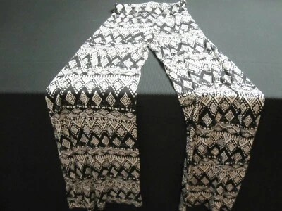 Calça American Rag Cie Juniors tamanho S preta branca perna larga ~8411 - Imagem 1 de 4