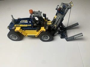 LEGO TECHNIC: Heavy Duty Forklift (42079) ALMOST COMPLETE - Picture 1 of 15