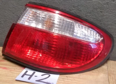 右外尾灯 99 马自达 Millenia — 第 1/2 张图片