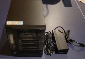 Thecus W4000 4-Bay NAS Windows Storage Server 2012 R2 - Picture 1 of 8