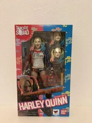 Boneco de ação S.H.Figuarts Harley Quinn nº033 brinquedo Medicom Esquadrão Suicida - Imagem 1 de 4