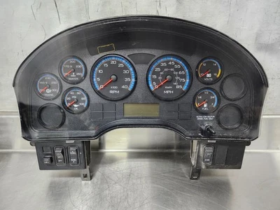 Cuadro de instrumentos International PB105 4300 09-16 usado 3868859C92 probado Foto 1 de 4