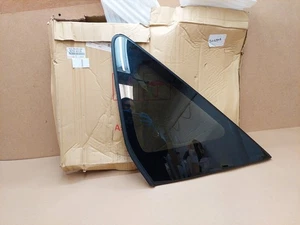 Toyota Prius ZVW40 Rear Right Quarter Window Glass 6271047170  Genuine NEW - Picture 1 of 7