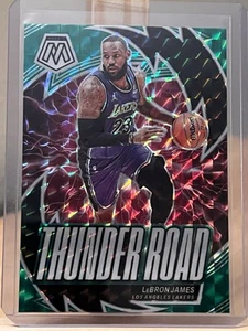 Mosaico Panini 2023-24 - Thunder Road LeBron James #9 Green Mosaic Prizm - Imagen 1 de 10