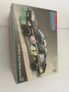 Monogram #42 Mello gelb Pontiac Stock Car Modellbausatz 1/24 Open Box nicht gestartet - Bild 1 von 7
