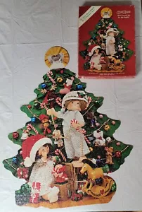 Springbok OutLines puzzle a forma di albero di Natale con angelo 30" 500pz completo - Foto 1 di 12