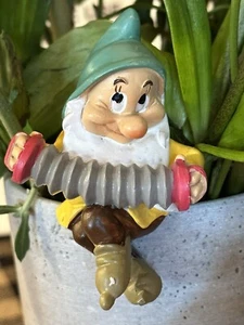 Disney Snow White "Bashful" Seven Dwarfs Pot Hanger Flowerpot Sitter - Picture 1 of 4