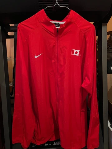 Brand New Men's Nike Team Canada Red Vest/Jacket with Logo Cover
