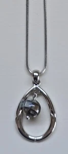 "Colgante en forma de bucle de piedra de plata de Lia Sophia en cadena de 18""" - Imagen 1 de 3