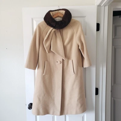 Vintage Lilli Ann Light Camel Tan Wool Car Coat Swing Pea Coat Mink Fur Collar - Image 1 of 4