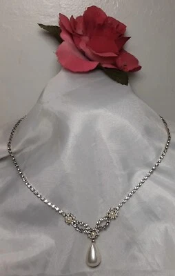 Collar Tono Plateado Estrás Lágrima Blanco Imitación Perla Colgante Vestido Baile de graduación Novia Foto 1 de 4