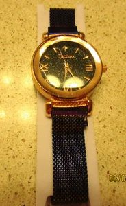 Luxury Women Starry Sky Watch Magnet Strap Buckle Female Fashion Star Watch NEW - Picture 1 of 5