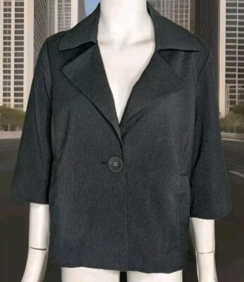 Blazer corto negro para mujer pequeño a rayas Willi Smith bolsillos elásticos carrera Foto 1 de 4