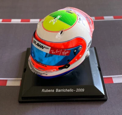 NEW 1:5 Casco Helmet RUBENS BARRICHELLO 2009 F1 SPARK +Magazine no Minichamps - Immagine 1 di 4