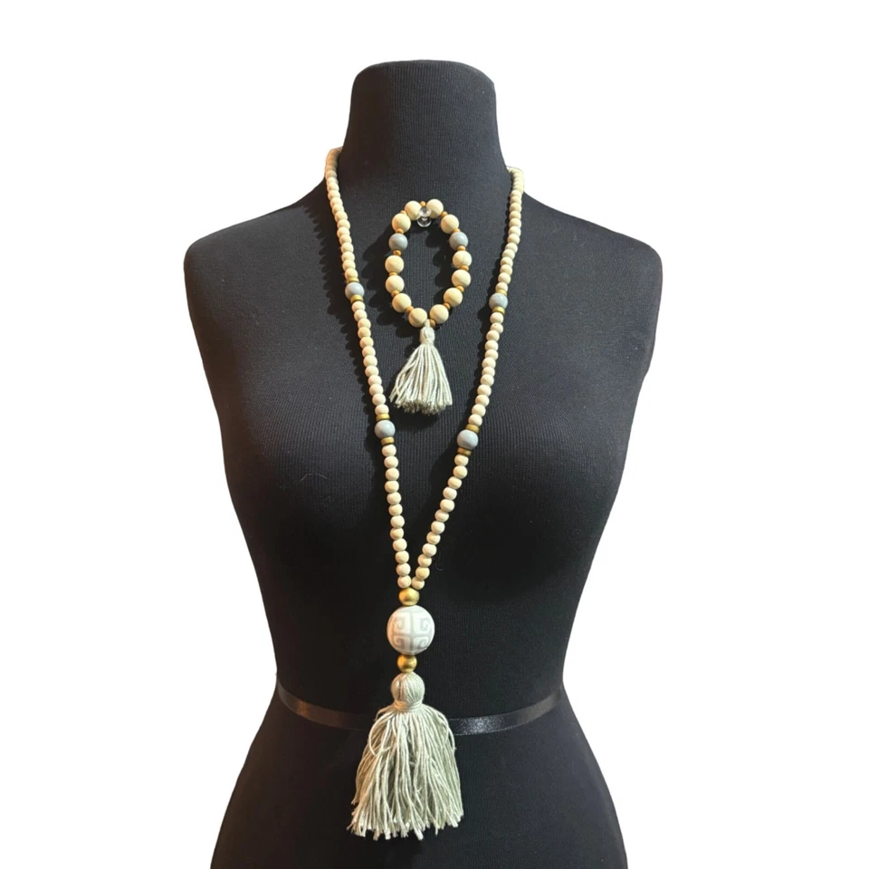 Juego de pulsera de collar de cuentas y borlas de madera con detalles de cerámica Foto 1 de 4