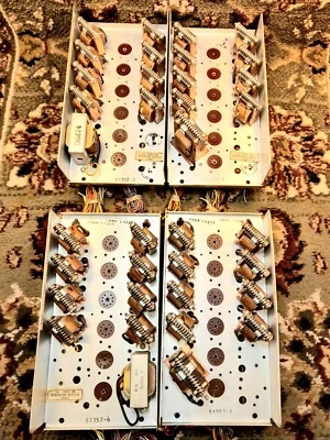 Paneles generadores de tonos de tubo de vacío de órgano CONN de colección 57352-2,3,6 y7 vendidos ind. Foto 1 de 2