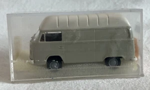 Brekina 1:87 3380: VW T2 Hochdach-Kastenwagen, grau - Bild 1 von 1