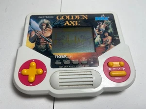 TIGER ELECTRONICS-GOLDEN AXE-VINTAGE HANDHELD VIDEOGAME TIPO GAME & WATCH - Imagen 1 de 8