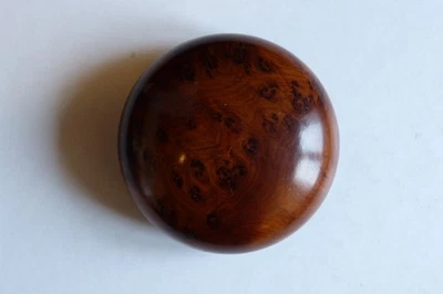 BOITE ANCIENNE RONDE EN LOUPE DE BOIS DE THUYA / TRES BON ETAT - Photo 1/3