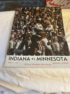 Vintage 1975 Indiana Vs Minnesota Football Program Hoosiers - Picture 1 of 4