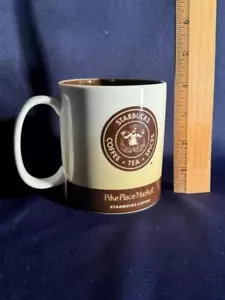 Taza de café Pike Place Market Starbucks 2011 primera tienda Seattle icono mundial taza - Imagen 1 de 3