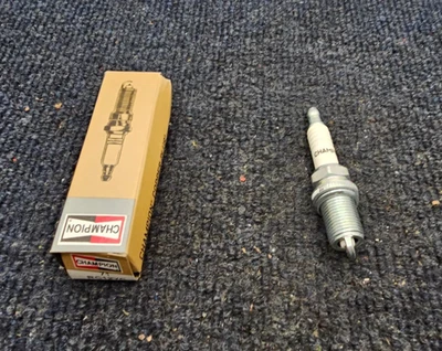 (Cantidad 3) Bujía Champion 71 RC12YC Copper Plus 2017 para RVR Mitsubishi Foto 1 de 4