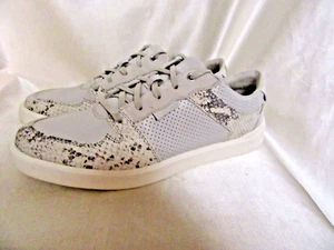 WOMEN`S COLE HAAN ATHLETIC SNEAKERS SIZE 9.5 NEW GLACIER GRY/ PYTHON PRINT - Picture 1 of 9