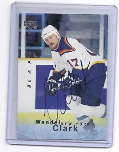 95-96 1995-95 BE A PLAYER WENDEL CLARK AUTO AUTOGRAPH S55 NEW YORK ISLANDERS - Bild 1 von 1