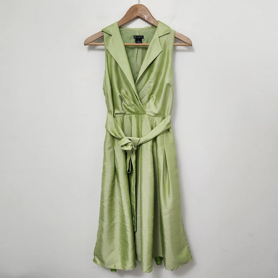 Vestido corto para mujer NEW DIRECTION verde lima con cuello calce y acampanado talla 4 Foto 1 de 4