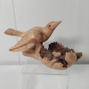 Handgeschnitzter Vogel aus Holz mit Nest und Eiern - Bild 1 von 6
