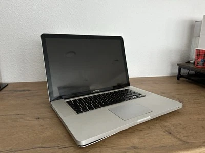 MacBook Pro Model: A1286 jahr 2010, 15,4" Display - Bild 1 von 4