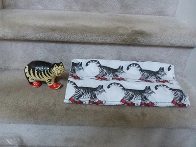 Lote Zapatilla Gato Kliban Vintage Años 70: Burlington Twin Hoja Plana y Banco (6x4x3) Foto 1 de 4