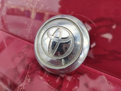 Tapa central de rueda Toyota Prius 2004-2009 hatchback (1) OEM acabado cromado de fábrica Foto 1 de 4
