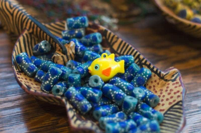 Divertido Colgante Vintage Plástico Amarillo Pez Graso pnd077C Foto 1 de 2