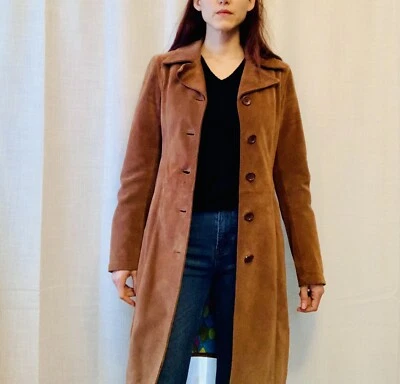 Gabardina Dolce And Gabbana Vintage marrón gamuza. Talla 40. Único en su clase. Foto 1 de 4