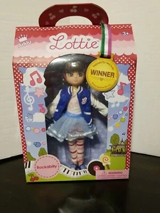 Neu im Karton Lottie Rockabilly Puppe USA Verkäufer - Bild 1 von 6