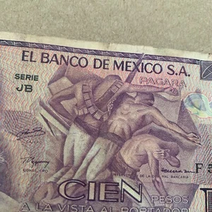Mexican 100 Pesos Banknote. Mexico 1980's Revolution Colorful Currency - Picture 1 of 5