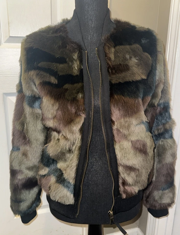 Jaqueta bombardeiro camuflada Marrakech Anthropologie Alyssa verde/marrom tamanho XS - Imagem 1 de 4