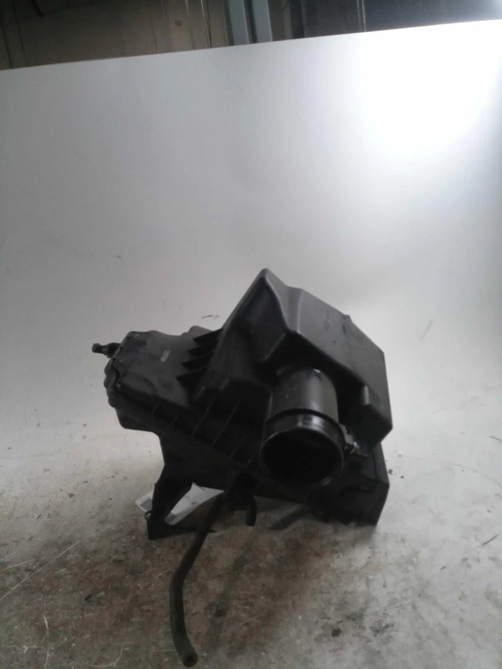 Conjunto de filtro de aire usado se adapta a: Nissan Rogue QR25DE 2015 2,5 L de 1/11 grado A Foto 1 de 4