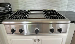 Thermador 36” Professional Gas Rangetop PCS364GD - MINT Condition - 4 Burners - Picture 1 of 3