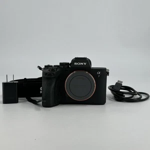 Sony Alpha 7 IV 33MP Mirrorless Camera w/ Body Cap + Battery & Strap- Excellent - Picture 1 of 7