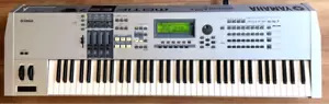 YAMAHA MOTIF ES7 76-Key Keyboard Workstation Synthesizer with Sampling Used - Picture 1 of 3