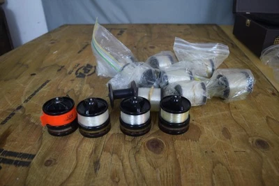 Lote 10 carretes de pesca carretes de repuesto aparejos de línea precargados Daiwa alta velocidad 350 yd 10 lb Foto 1 de 4