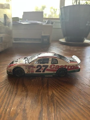 Casey Atwood #27 Castrol GTX MONTE CARLO NASCAR 2000 acción diecast 1:24   Foto 1 de 4