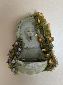 Puppenhaus Brunnen, Wandbrunnen, Garten, Schloss 1:12 Handarbeit - Bild 1 von 6