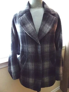 GAP Ladies Black/Gray Plaid Wool Blend Coat  Size EXTRA SMALL  NEW with TAGS! - Picture 1 of 9